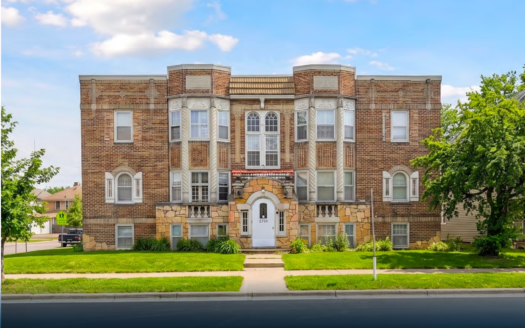2701 Grand Ave South Cover